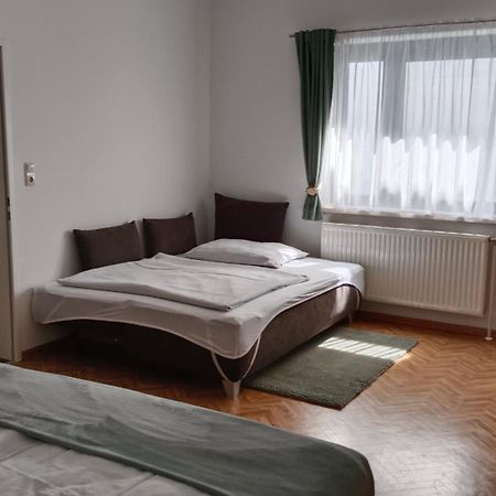 Appartment Weinbau Muellner Нойзидль-ам-Зе Экстерьер фото