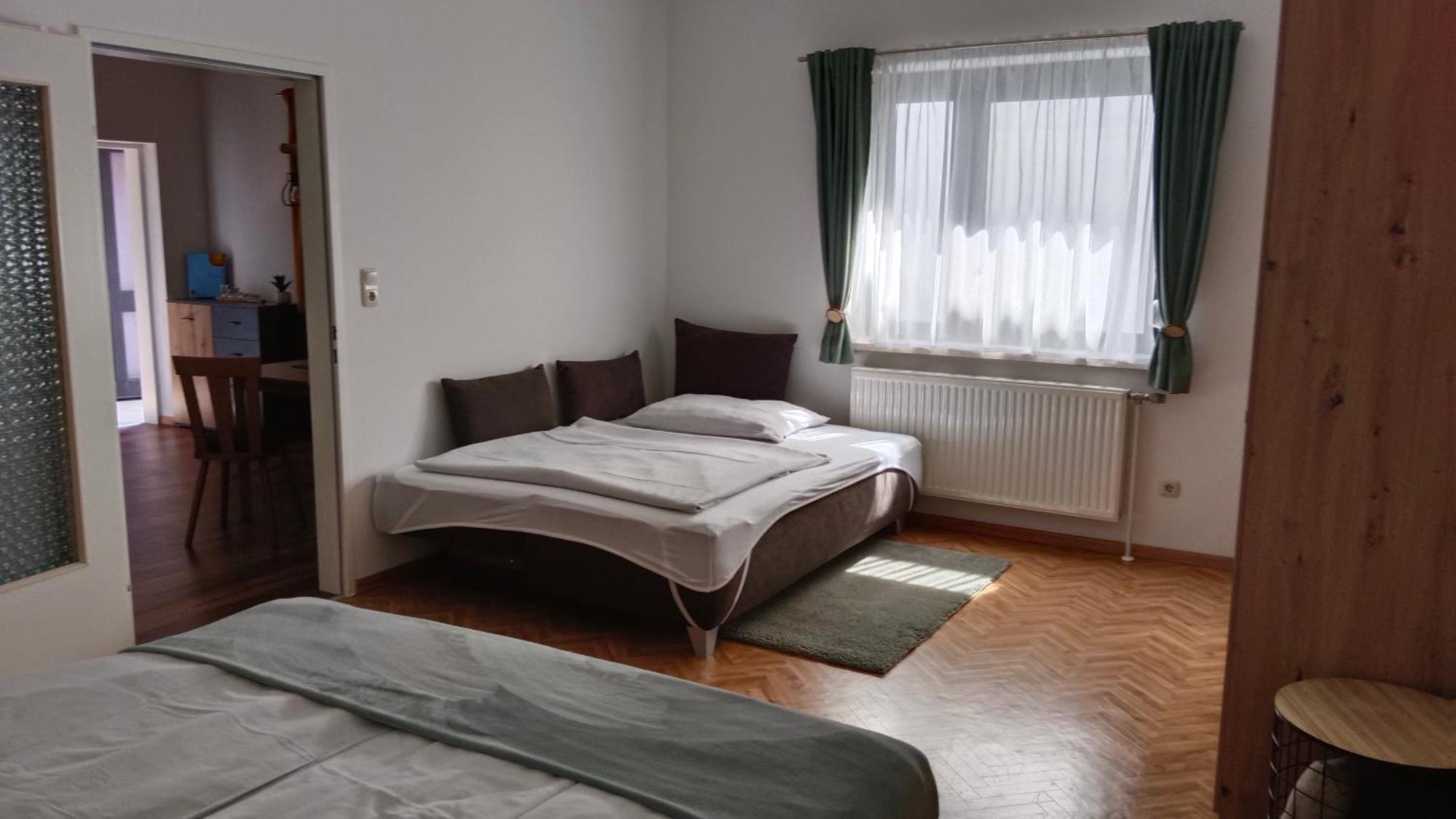 Appartment Weinbau Muellner Нойзидль-ам-Зе Экстерьер фото